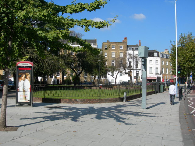 File:Kennington Green - geograph.org.uk - 575967.jpg