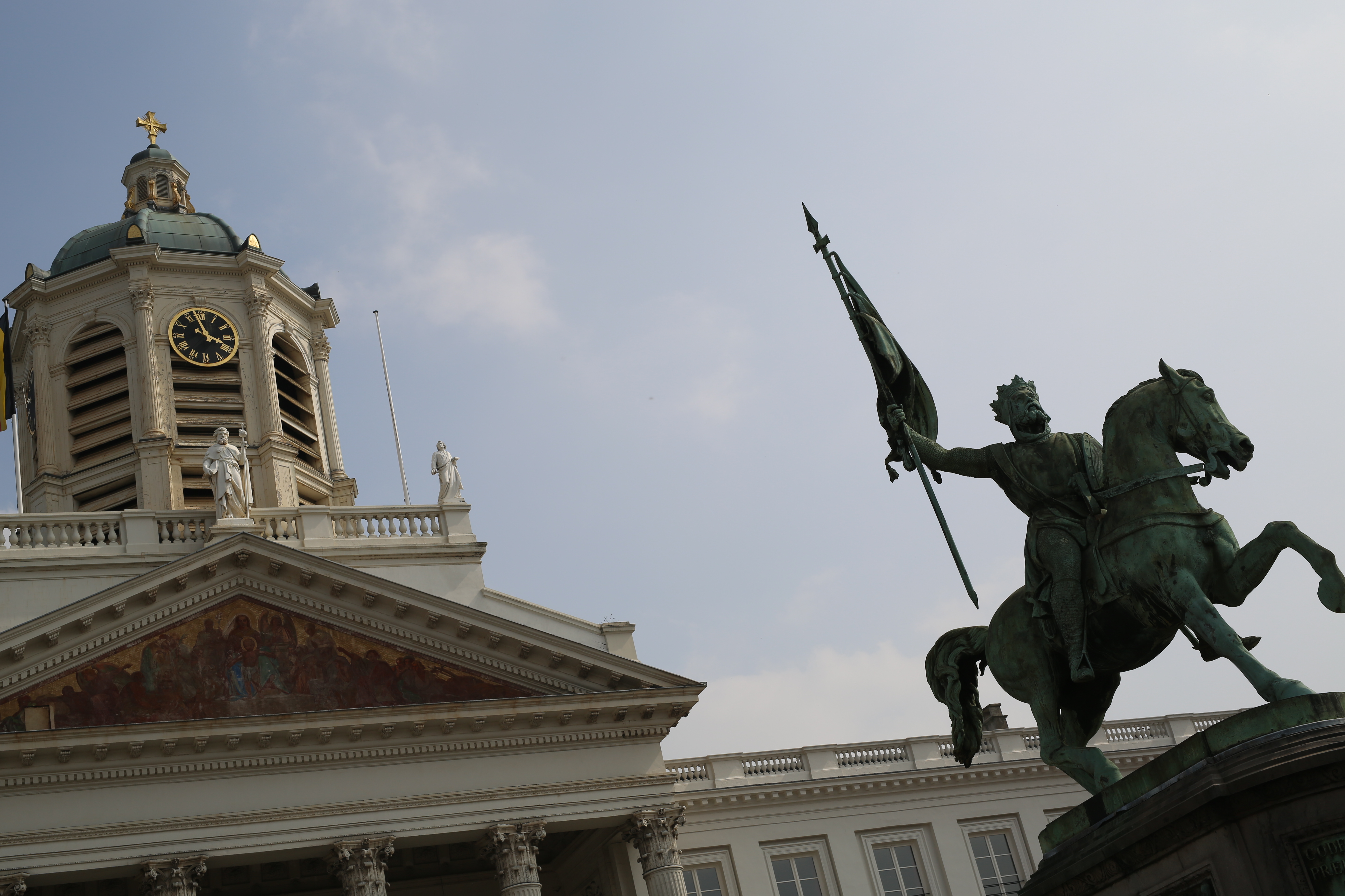 File:La cathédrale Saint-Jacques-sur-Coudenberg et la statue de Godefroid  de Bouillon, Bruxelles.jpg - Wikimedia Commons