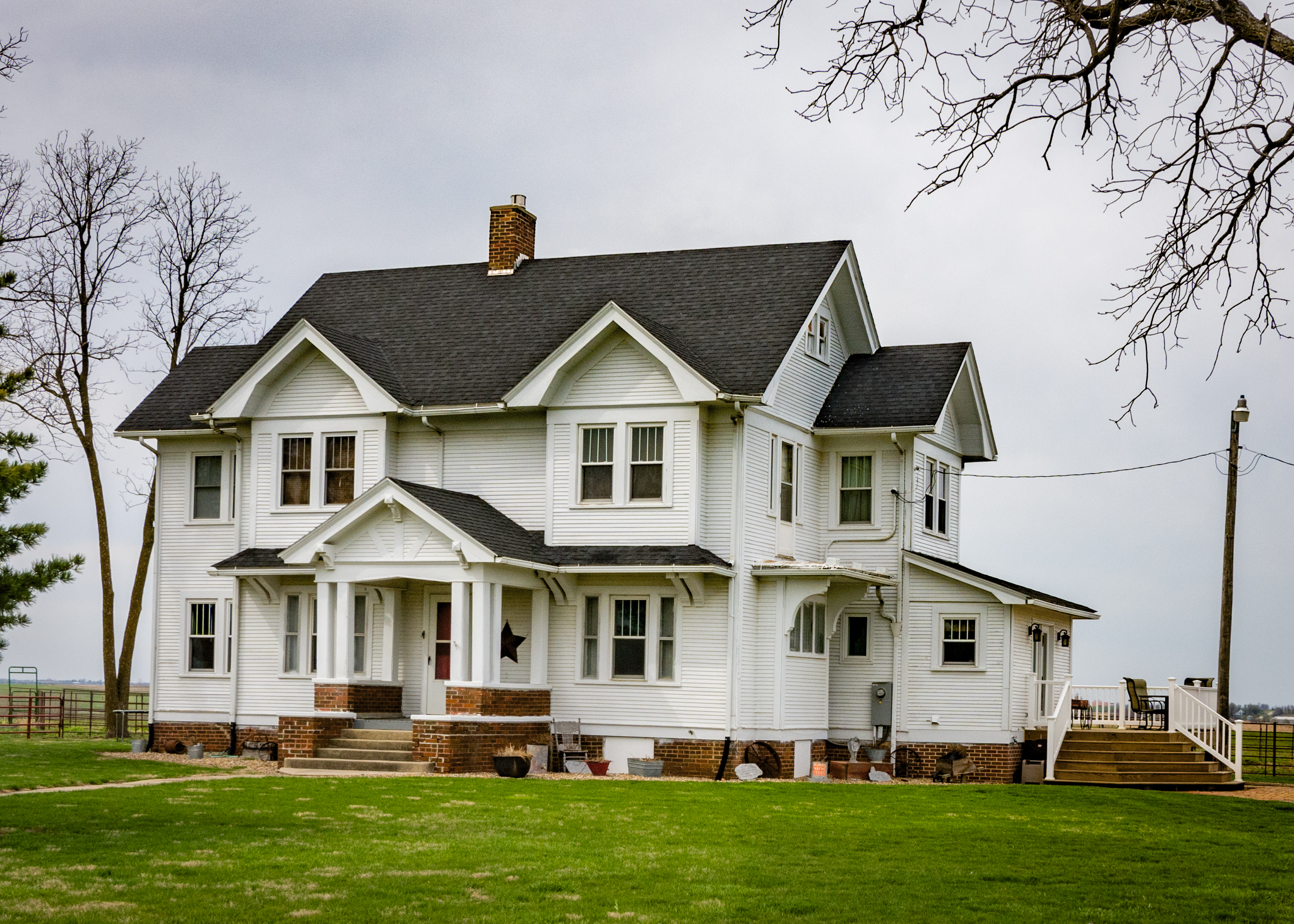 File Lee Shay Farmhouse near Maloy Iowa in 2022 jpg 