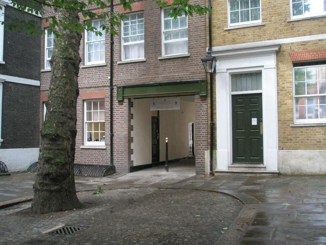 File:Looking towards the only exit from Wardrobe Place - geograph.org.uk - 922730.jpg