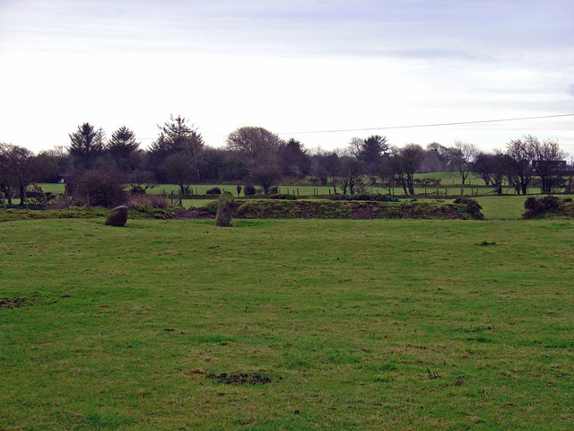 File:Meini-gwyr - geograph.org.uk - 650289.jpg