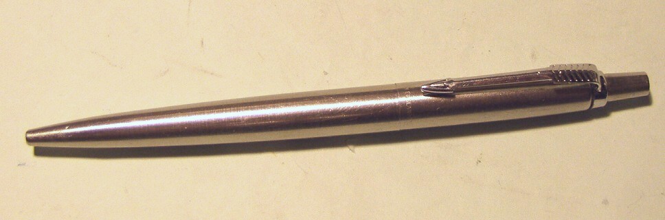 https://upload.wikimedia.org/wikipedia/commons/9/92/Parker-jotter.jpg