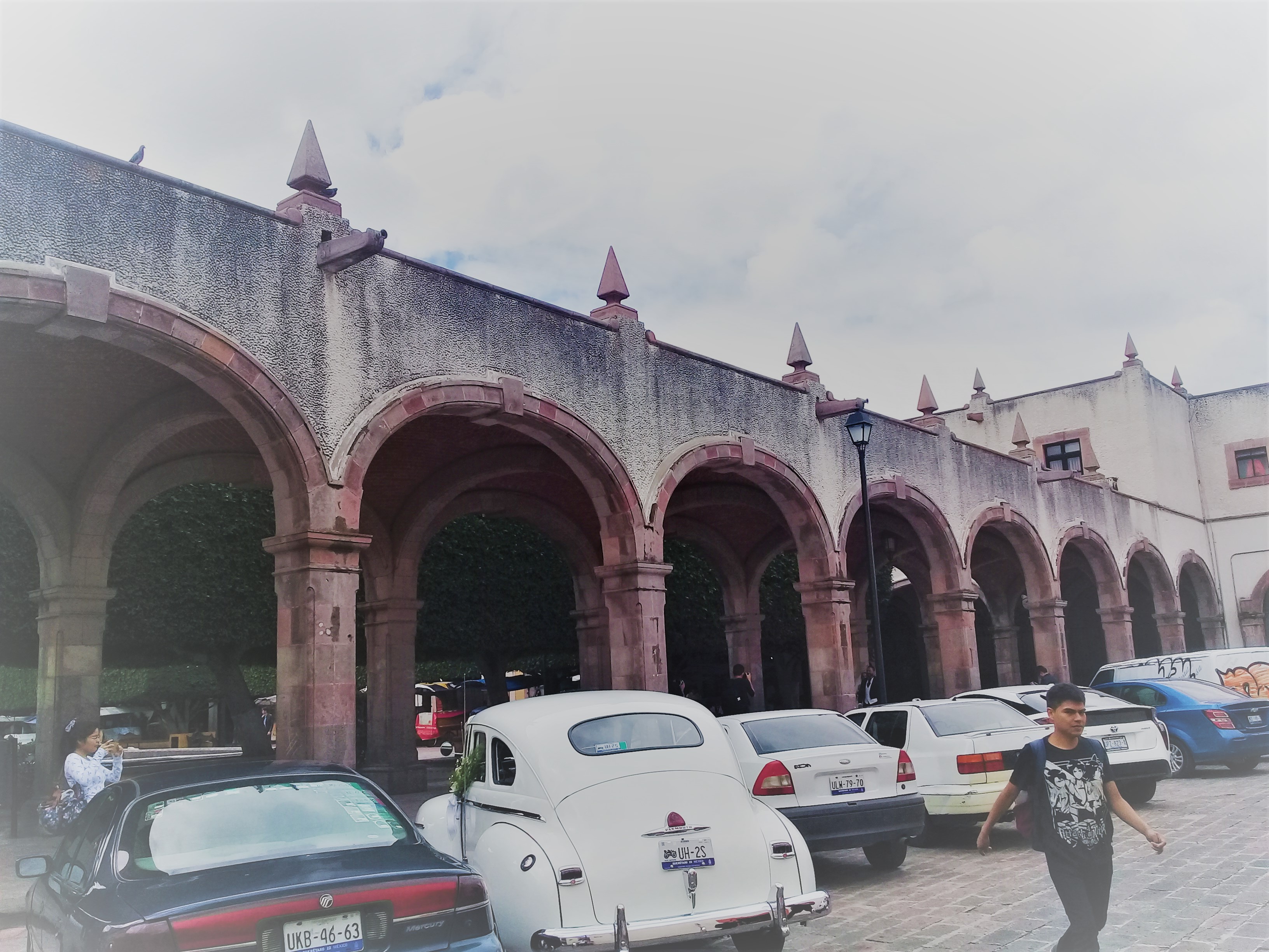File:Plaza Mariano de las Casas, Querétaro, Qro.  - Wikimedia Commons