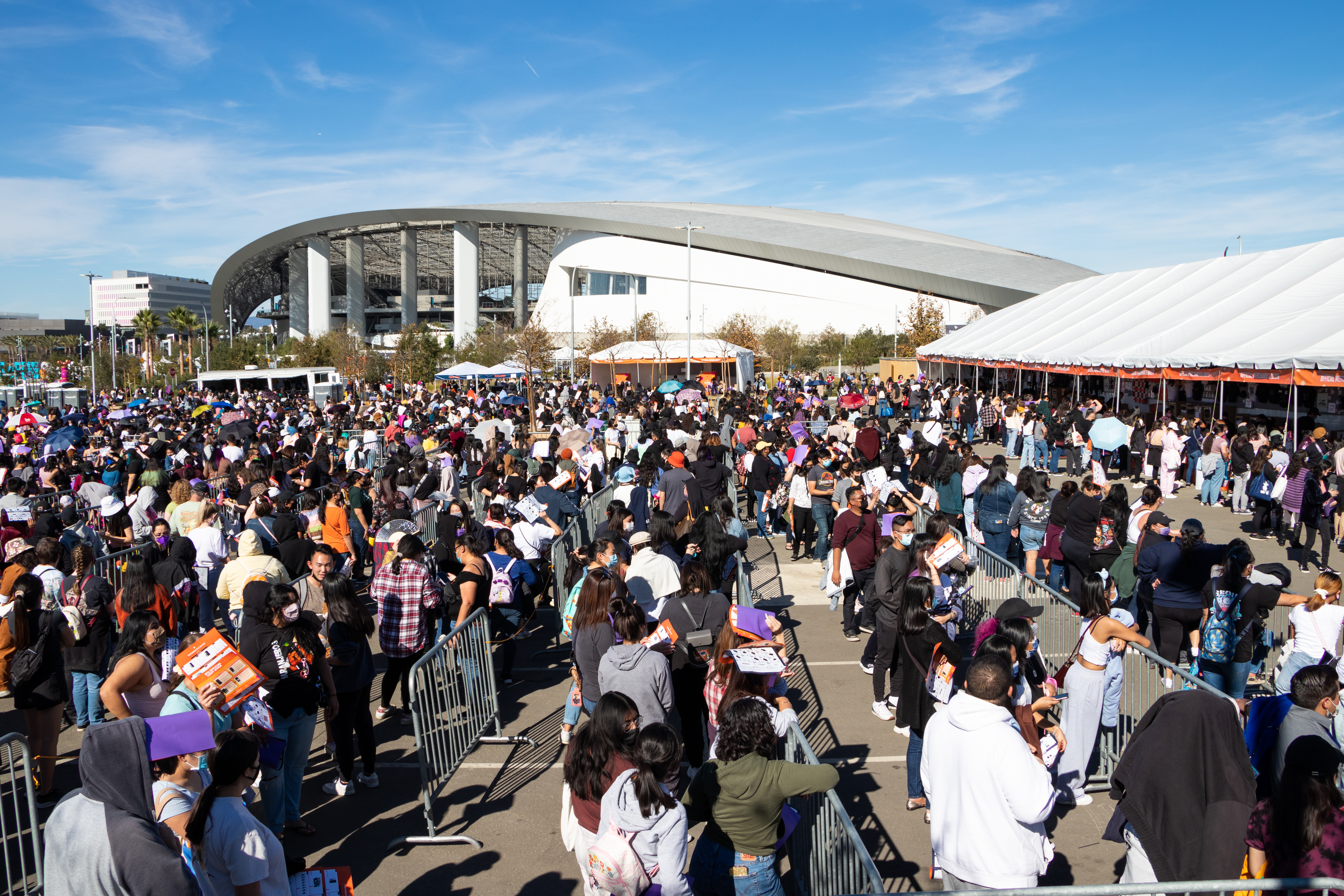 File:Queueing for BTS merch, SoFi Stadium-3.jpg - Wikipedia