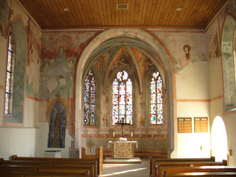 File:S-hedelfingen-friedhofskirche-altar.jpg