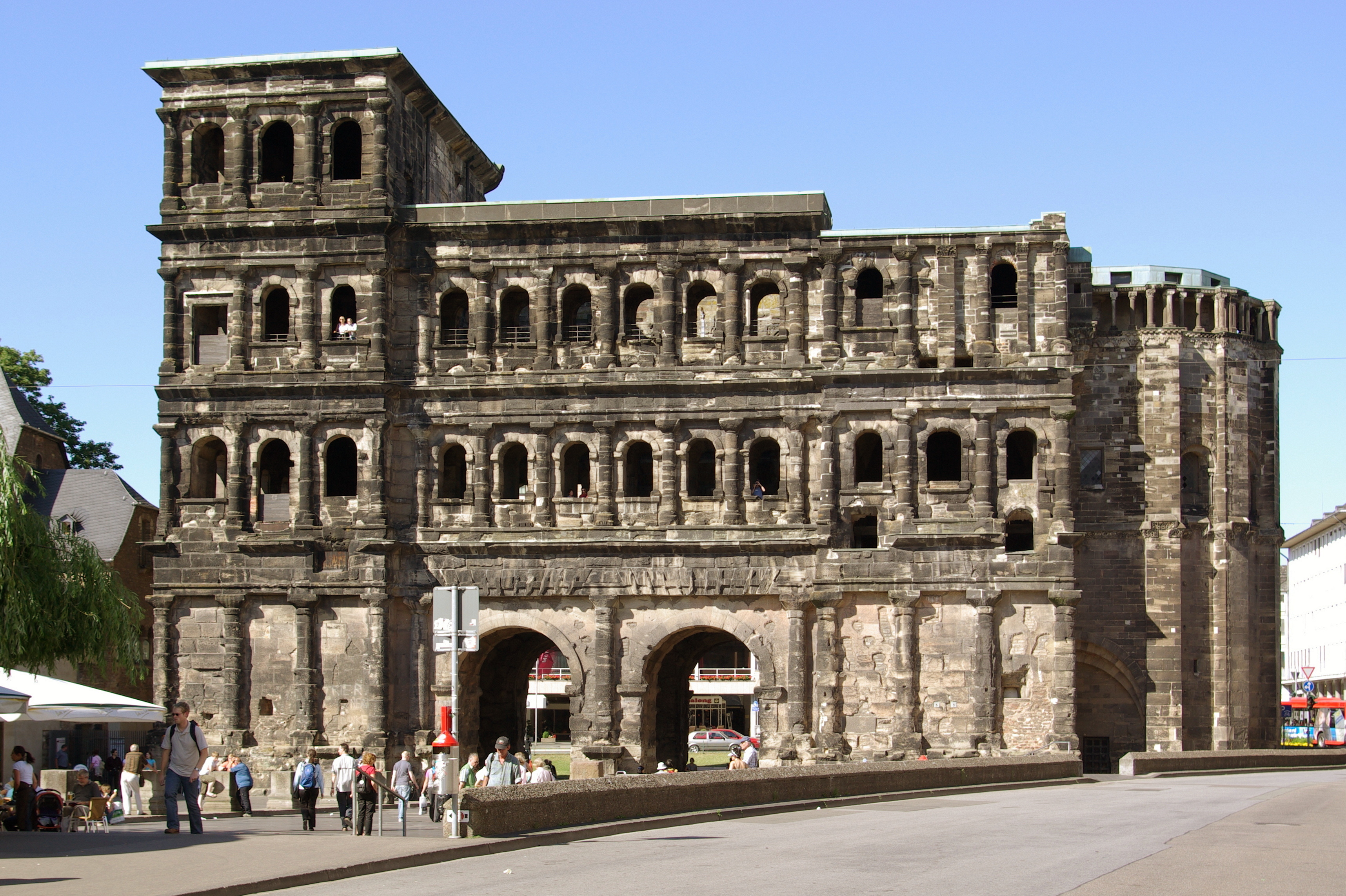 File Trier Porta Nigra Bw 3 Jpg Wikimedia Commons