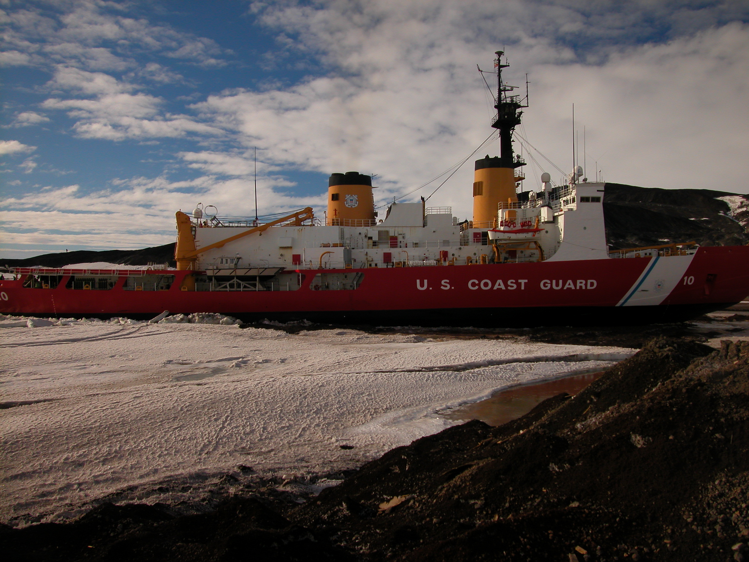 Polar star. USCGC Polar Star. Американский ледокольный флот. Американский ледокол Polar Star. Ледокольный флот Канады и США.