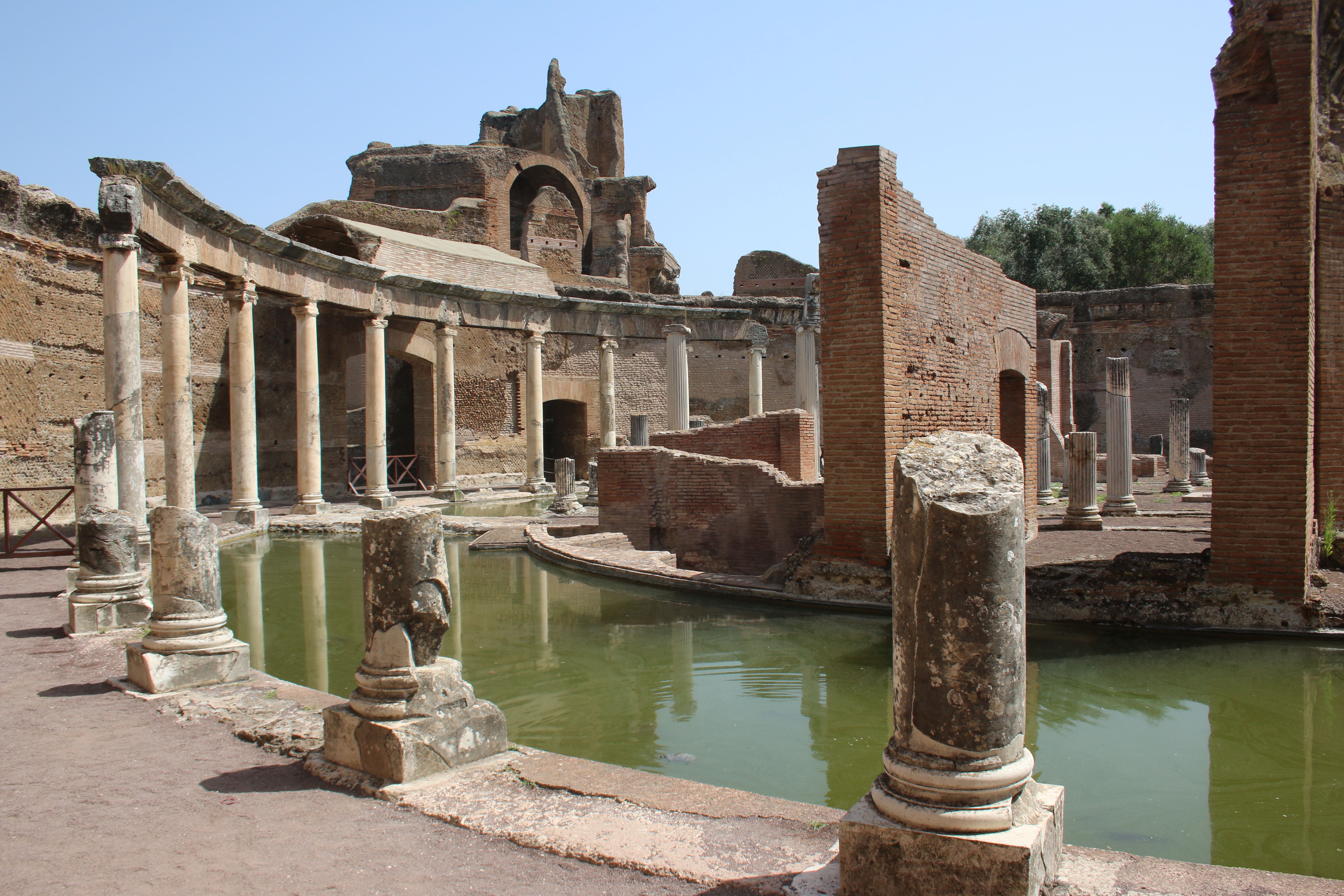 Art and sculptures from Hadrian's Villa: The marble theatrical