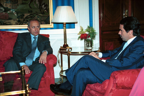 File:Vladimir Putin with Jose Maria Aznar-3.jpg