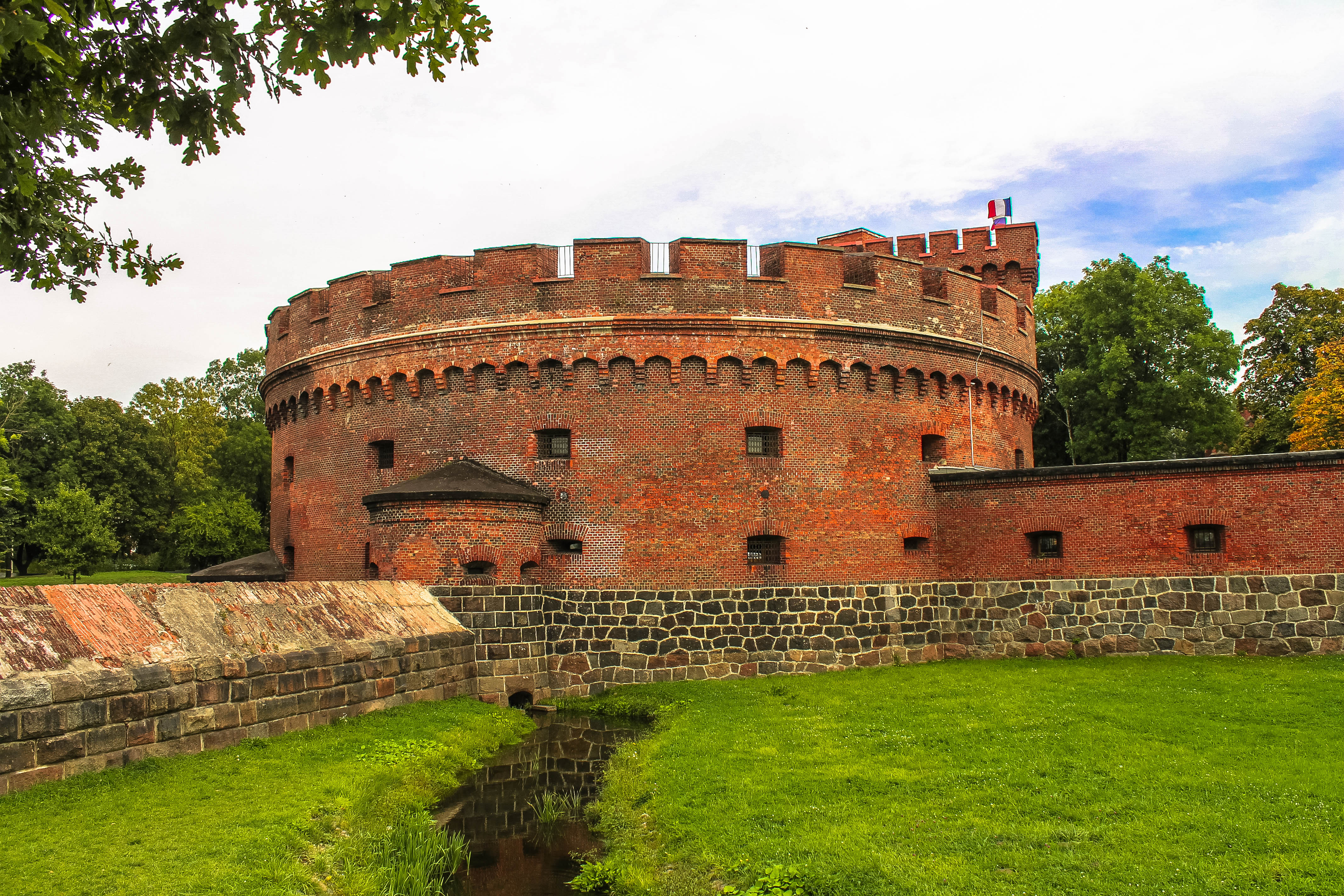 Castle don. Башня Дона и музей янтаря в Калининграде. Башня «дер Дона» (музей янтаря). Башня дер Дона Калининград. Калининград музей янтаря крепость.