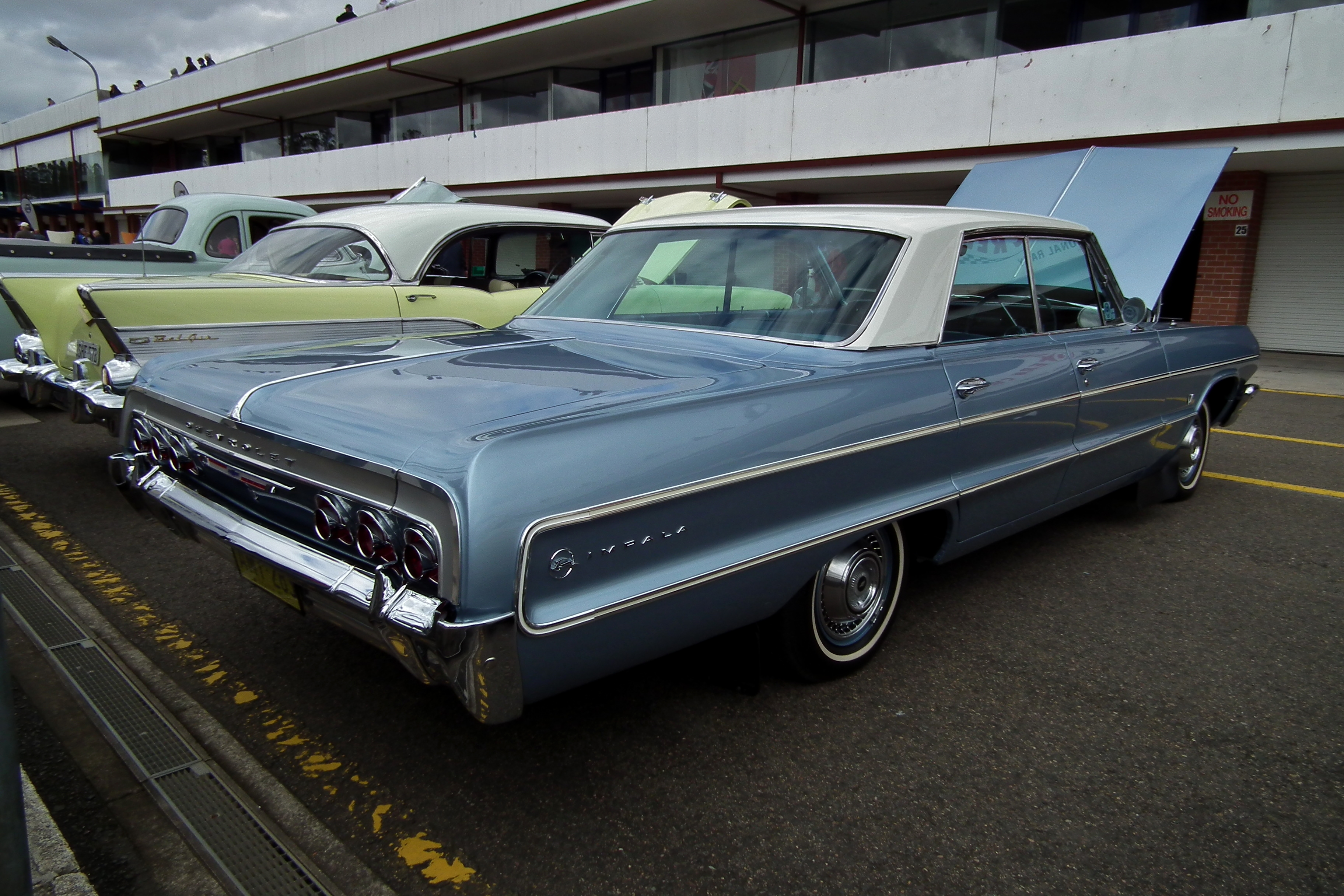 Файл:1967 Chevrolet Impala 4 door Hardtop.jpg