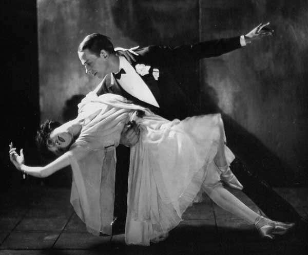 Fred Astaire con su hermana Adele en 1921