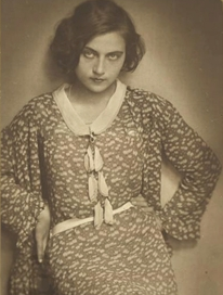 Anthoula Stathopoulou-Vafopoulou as a teenager in 1924