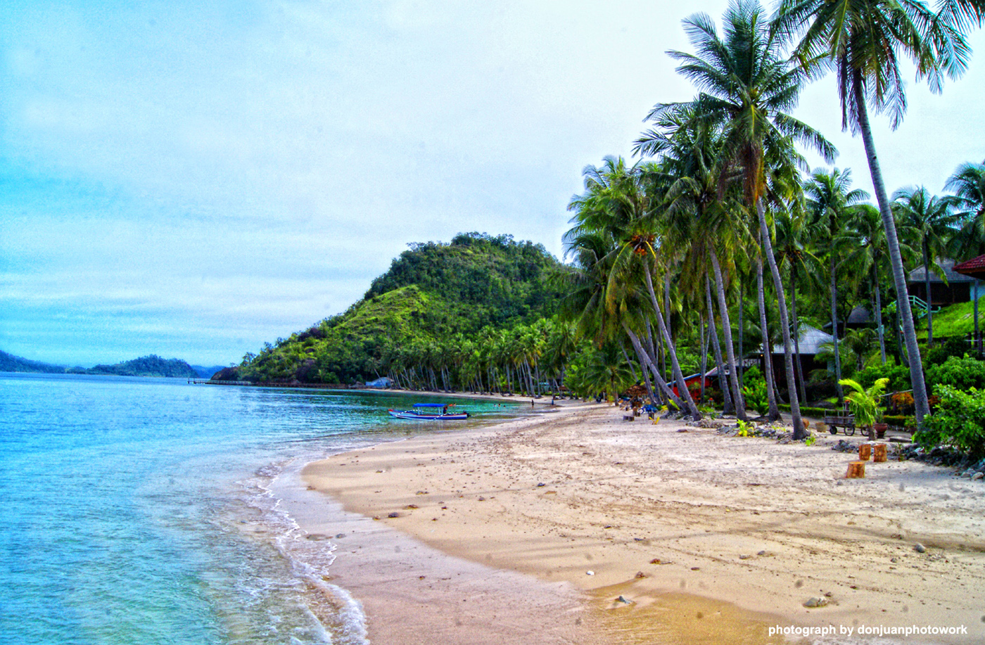 Keelokan Pantai Sumur Tiga