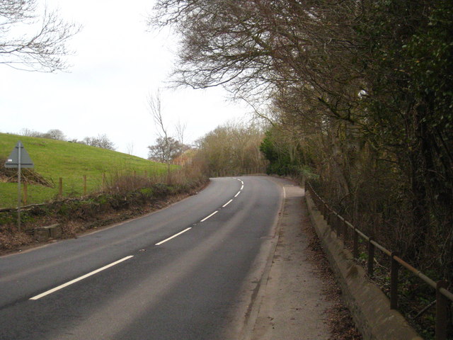 File:Bend in the road on the A386 - geograph.org.uk - 1800692.jpg