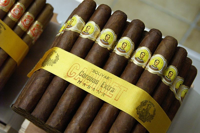 File:Bolivar coronas extras.JPG