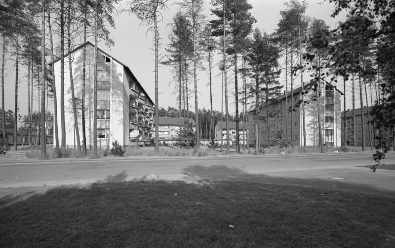 File:Bundesarchiv B 145 Bild-F010857-0003, Espelkamp, Neubaugebiet.jpg