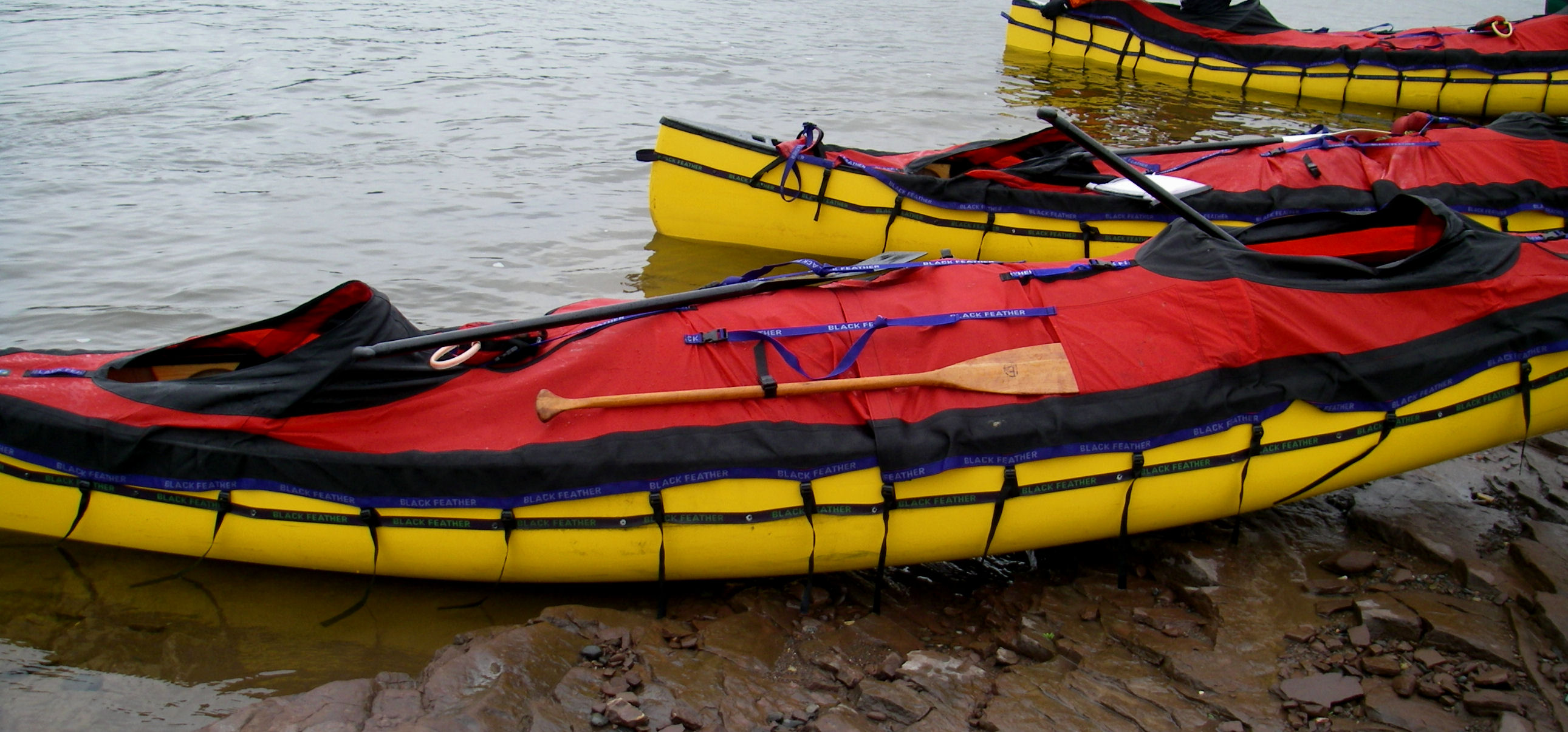 File:Canoes with spraydecks.jpg - Wikimedia Commons