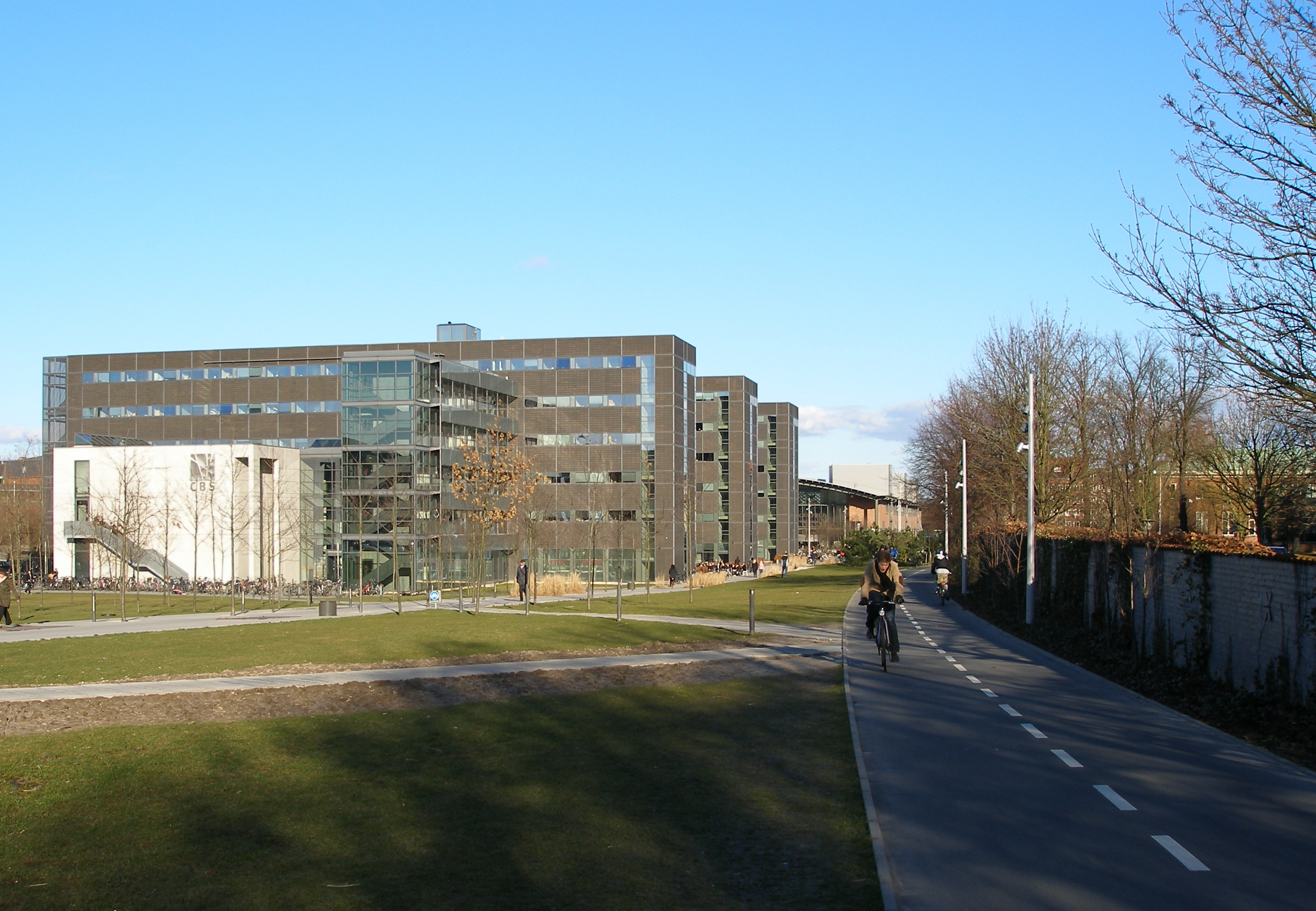 business school.jpg - Wikimedia Commons