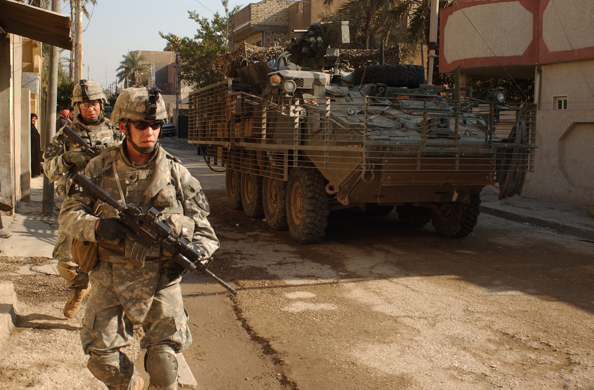 Нато в ираке. Ирак спецназ армия США 2003. Солдаты армии США В Ираке. Снаряжение солдат США В Ираке 2003.