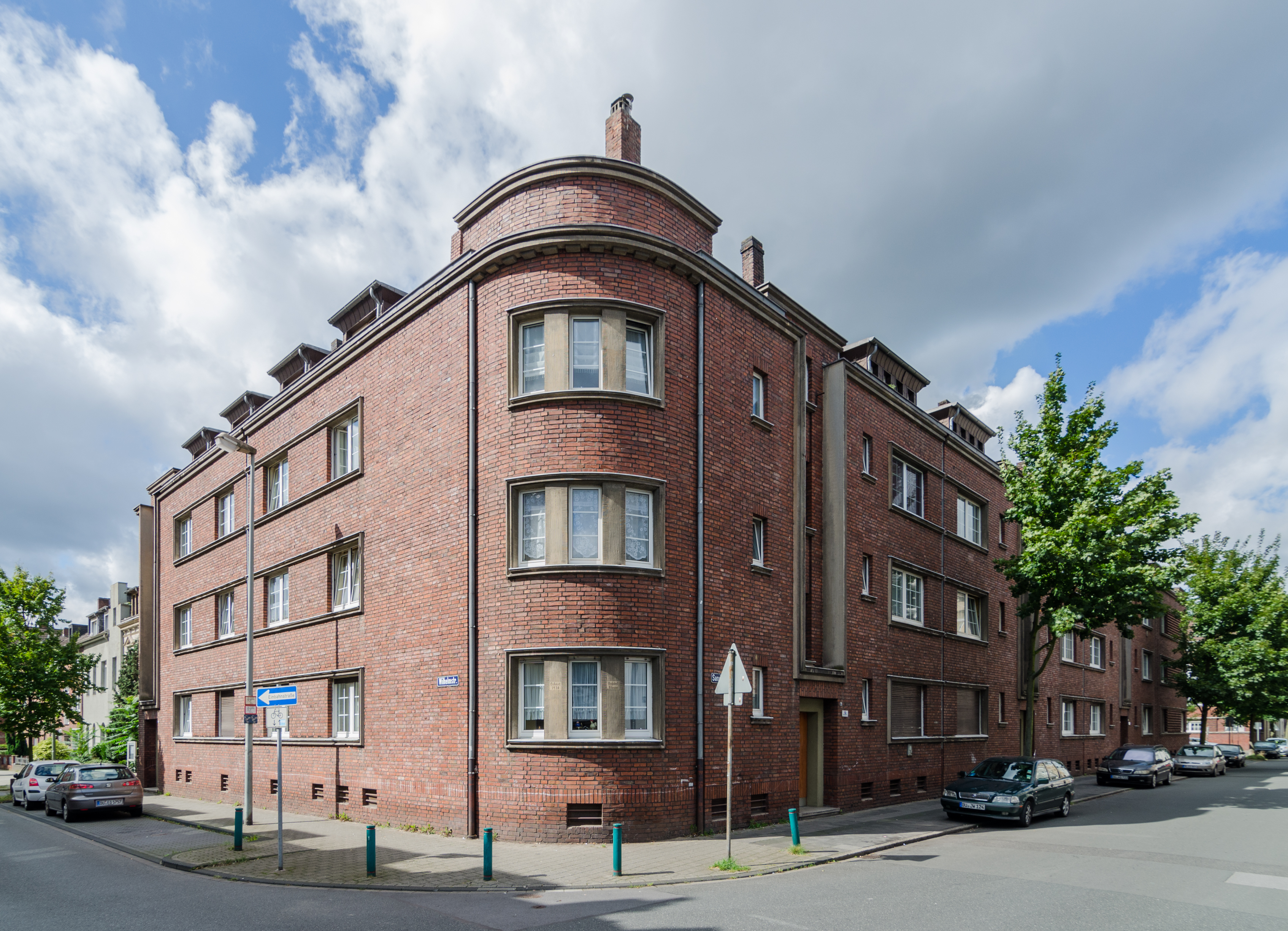 File:Duisburg, Marxloh, Sandstraße 7-21, 2017-09 CN-01.jpg -