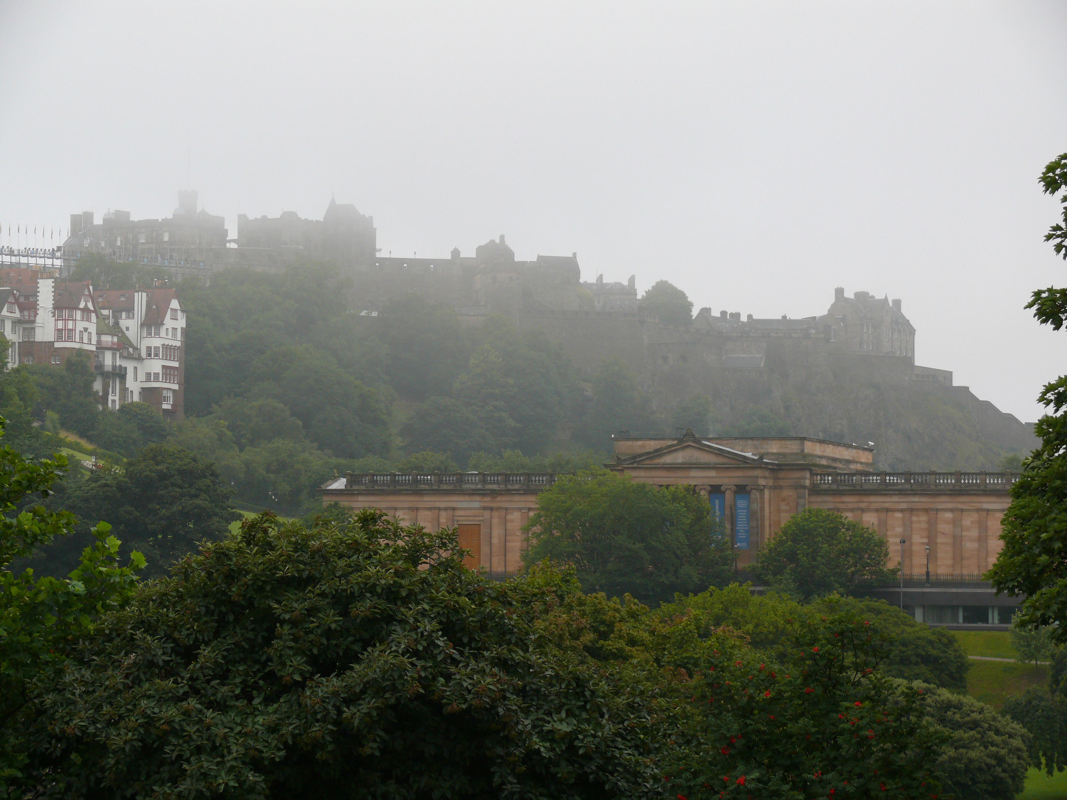 Castle 10. Princes Mall Edinburgh.