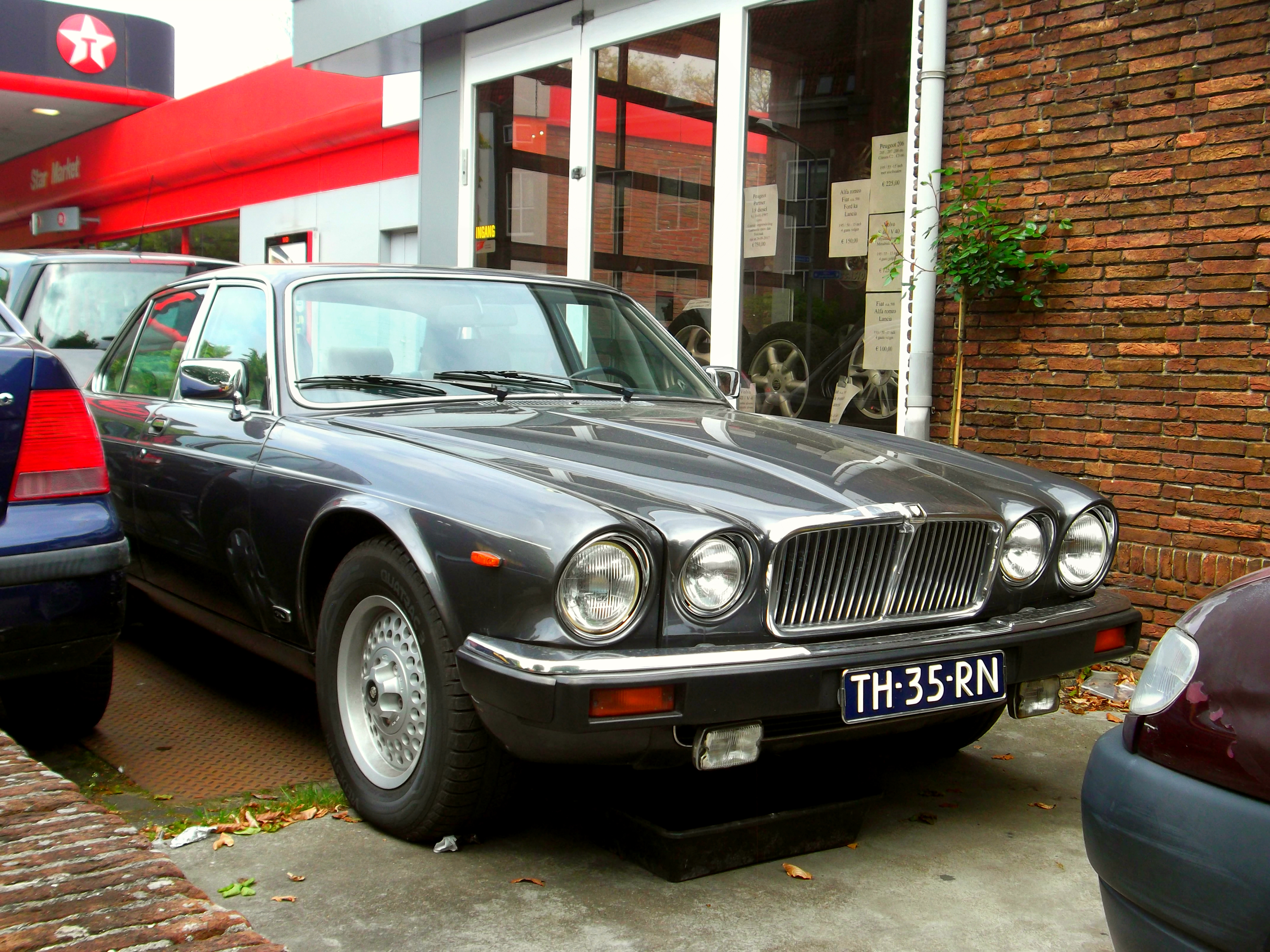 Jaguar Sovereign