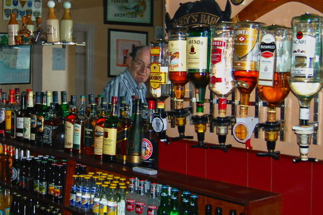 File:Kincasslagh - Interior of Iggy's Pub in village area - geograph.org.uk - 1171424.jpg