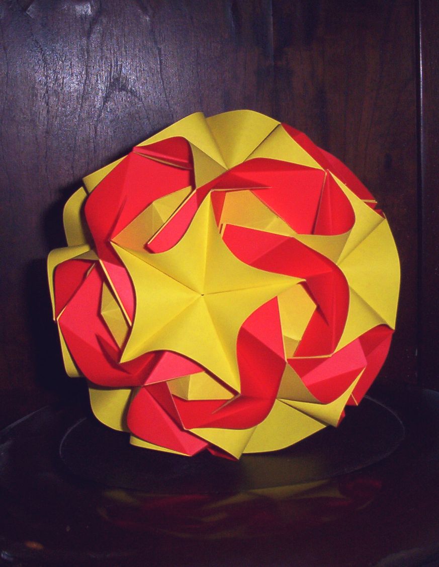 Origami-Ornaments-The-Ultimate-Kusudama-Book