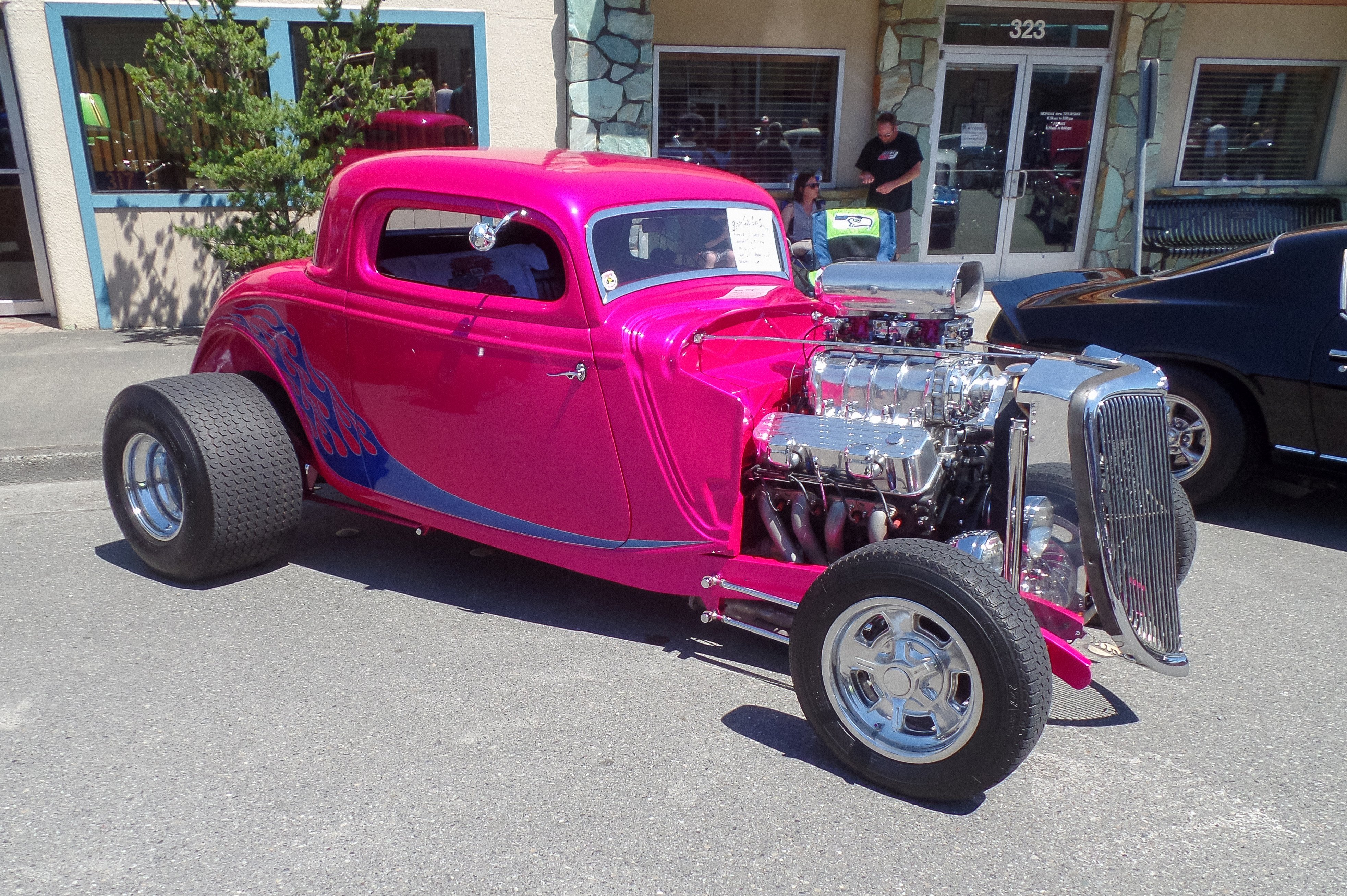File:Pink Ford Hot Rod.jpg - Wikimedia Commons