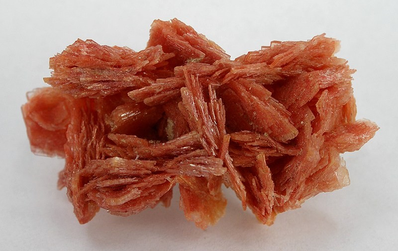 File:Realgar-Baryte-223933.jpg