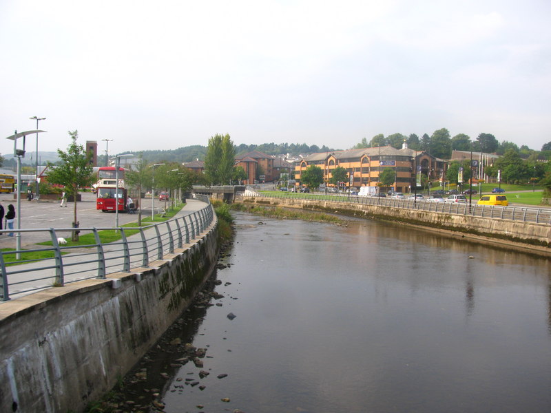 File:River Taff - geograph.org.uk - 2254168.jpg