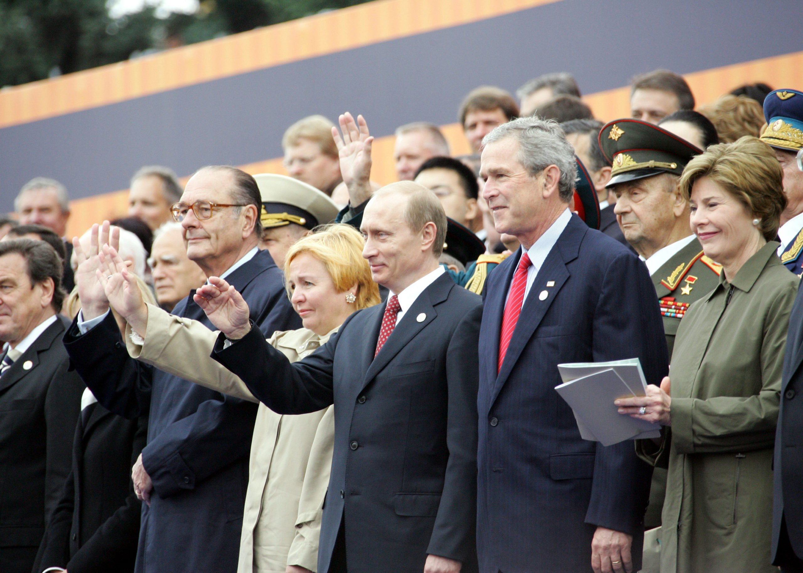 20 мая 2005 года. Джордж Буш на параде Победы 2005. Жак Ширак на параде Победы 2005. Джордж Буш на параде Победы в Москве. Парад Победы 2005 гости.