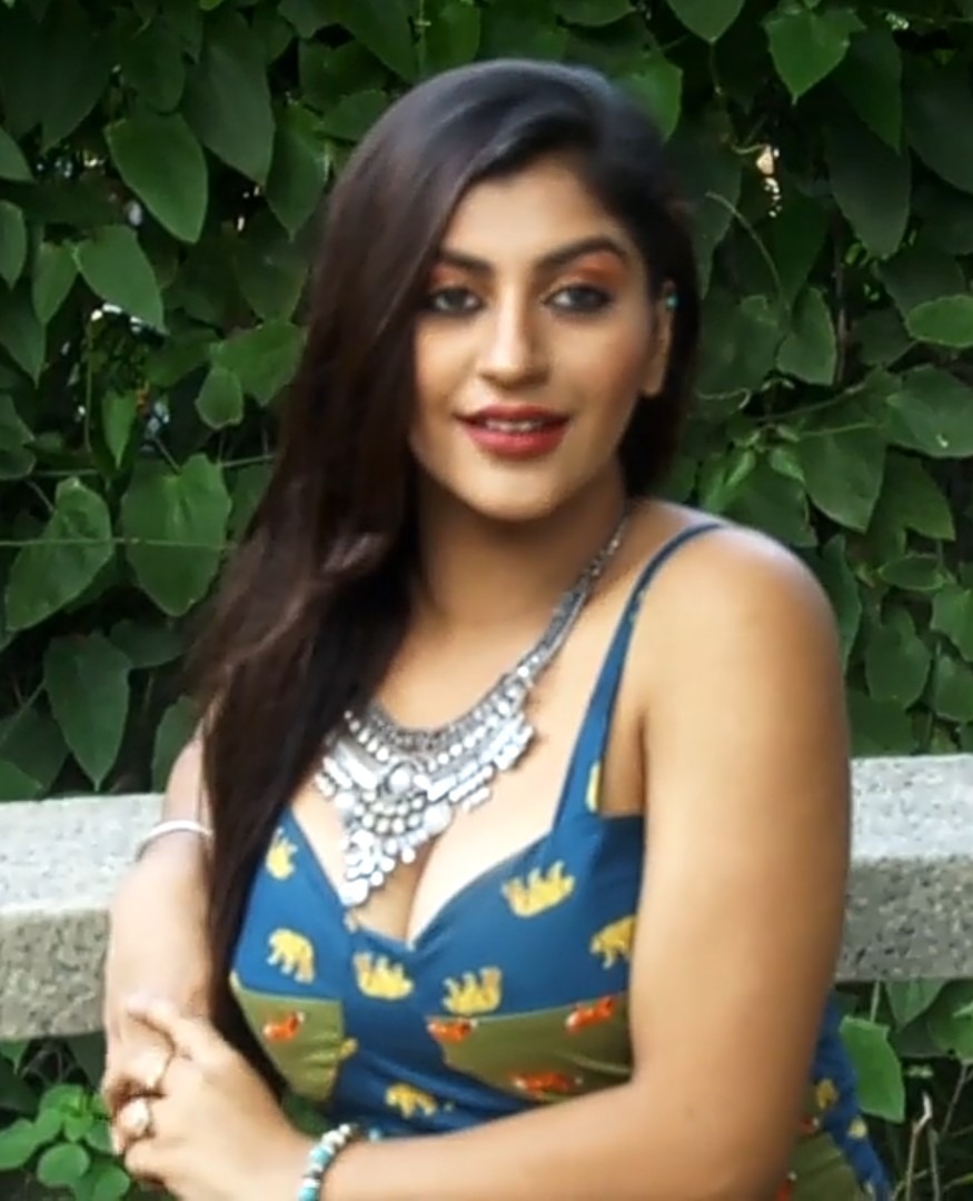 Roja Sex Viedos - Yashika Aannand - Wikipedia