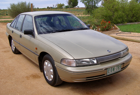 File:1992 Holden Commodore (VP) Executive (2007-02-24) 01.jpg