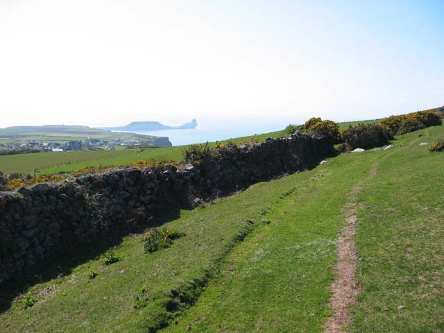 File:Above Talgarth's Well - geograph.org.uk - 82851.jpg