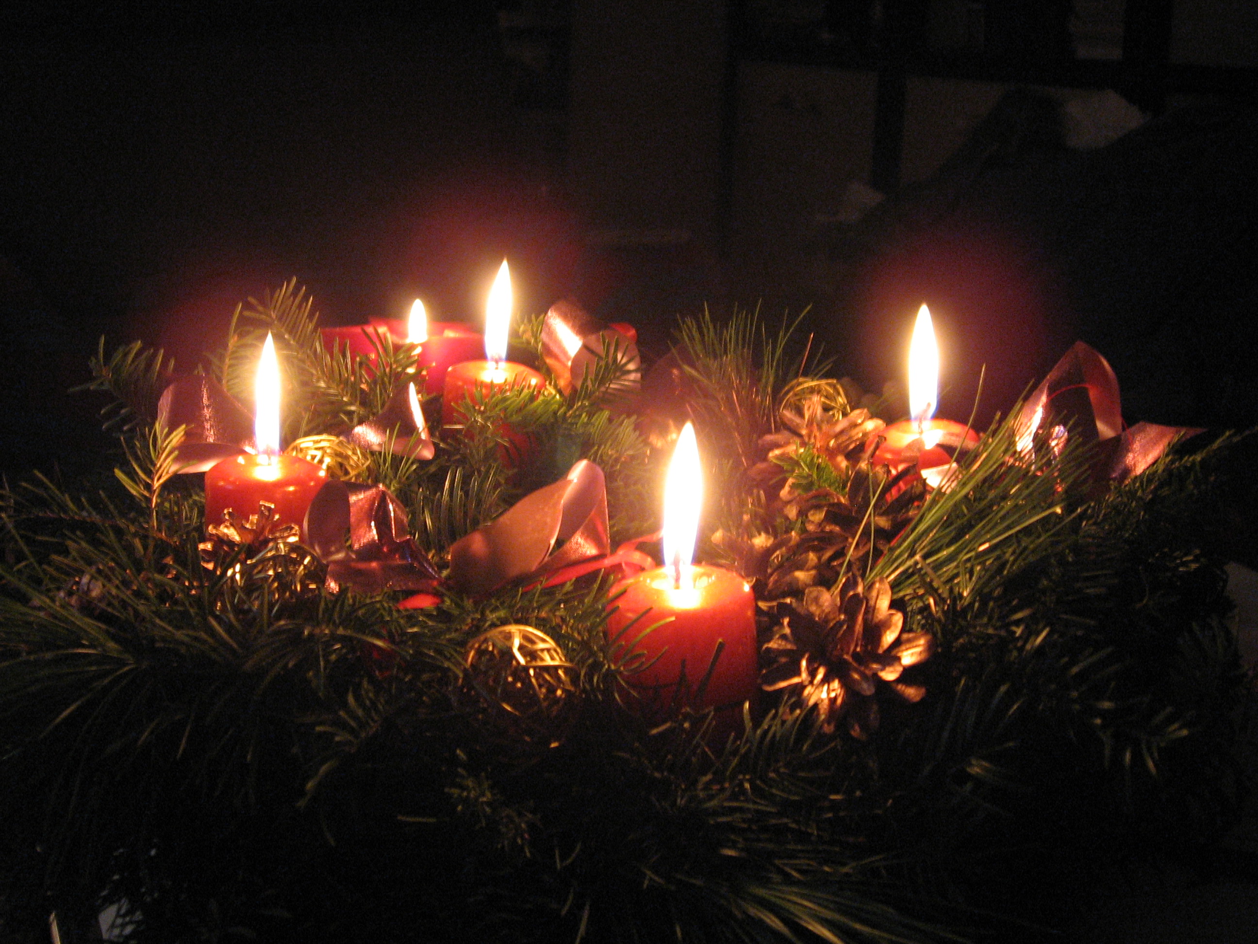 Christmas eve. Йоль венок. Адвент праздник. Йоль свечи. Йольское дерево.