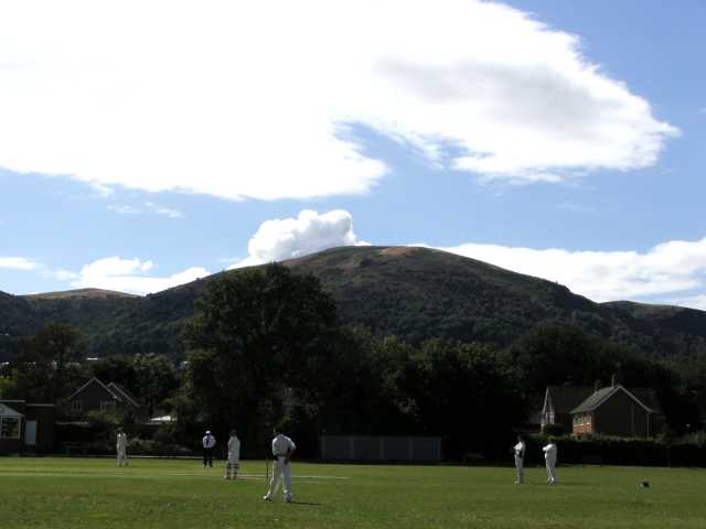 Small picture of Barnards Green Cricket Club courtesy of Wikimedia Commons contributors