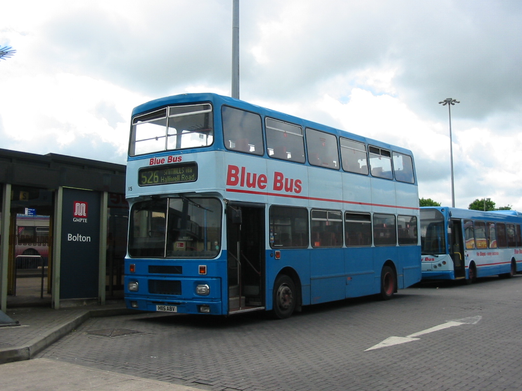 115 автобус минск. Болтон Bus Station. Автобус в Манчестере. Синий автобус. Citybus синий.