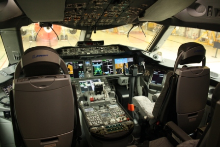 File:Boeing 787 Dreamliner flight deck (6769120147).jpg