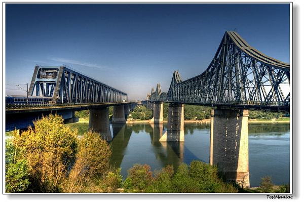 File:Cernavoda bridges 2.jpg