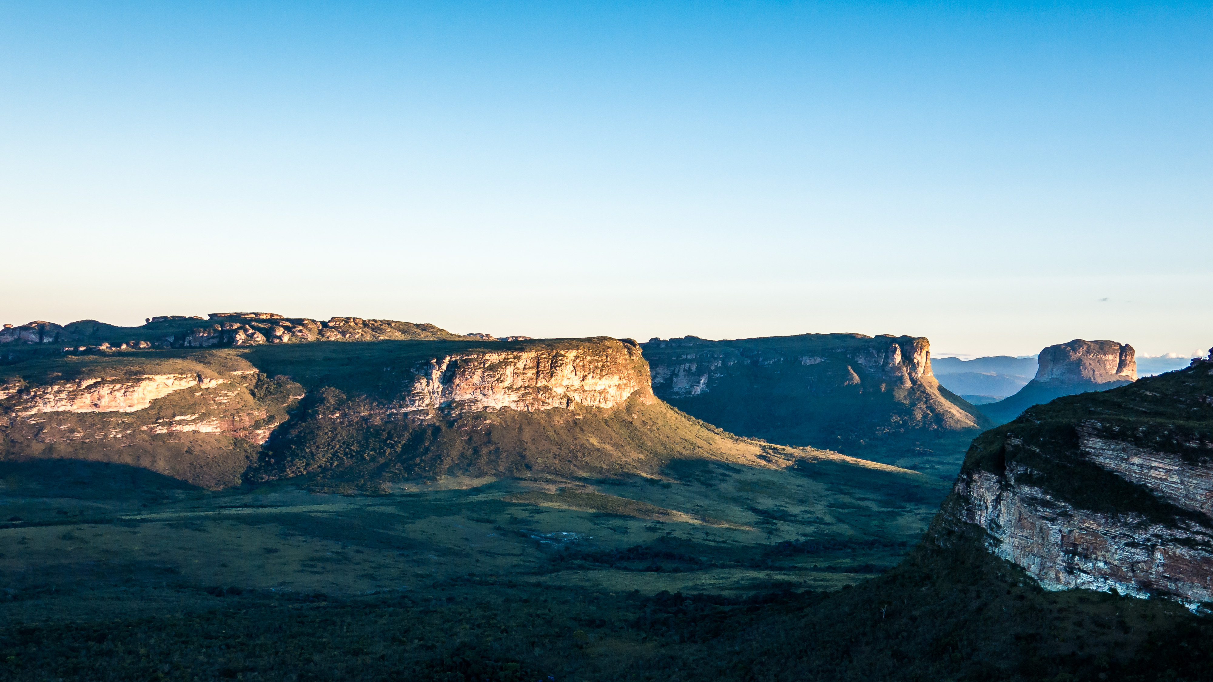 Vista aérea do Morro do Pai Inácio, Parque Nacional da Chapada Diamantina,  no Brasil. Planeta fantástico do Canyon, Banco de Video - Envato Elements