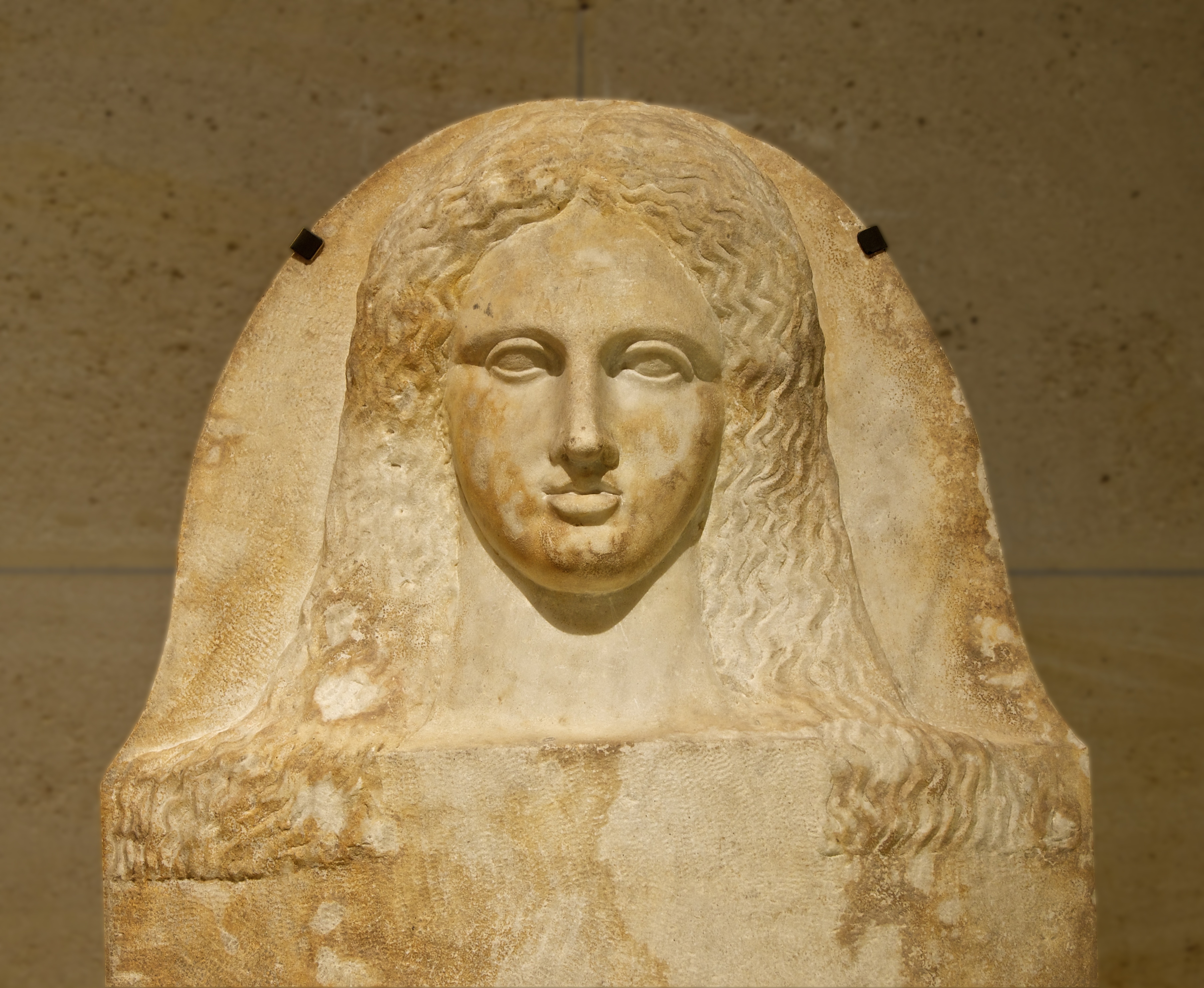 Couvercle sarcophage saïda Sidon Liban Louvre AO5012.jpg