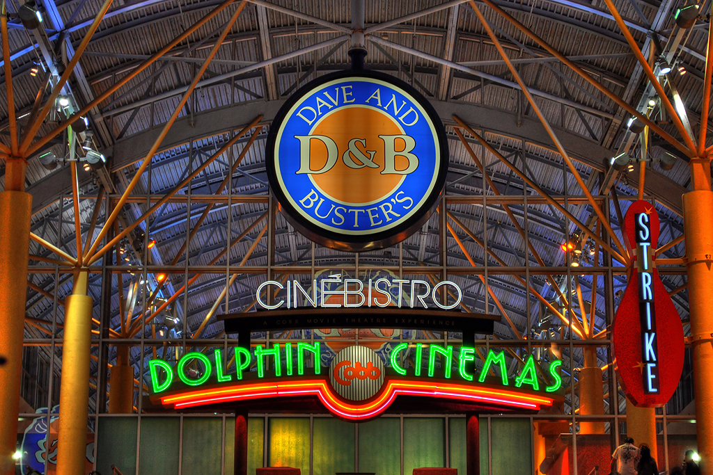 File:Dolphin Mall Cinemas - Miami (4279541267).jpg - Wikimedia Commons