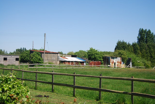 File:Farm buildings, Vicarage Lane - geograph.org.uk - 2105260.jpg