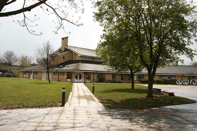 File:Griffin Primary School, East Hull - geograph.org.uk - 764441.jpg