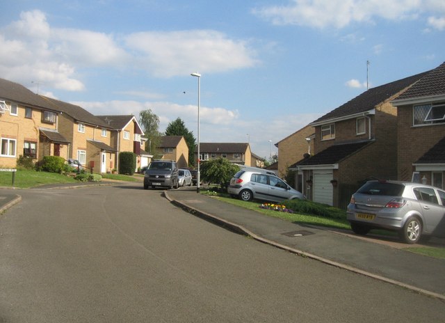 File:Houses in Bannerman Drive - geograph.org.uk - 4072548.jpg