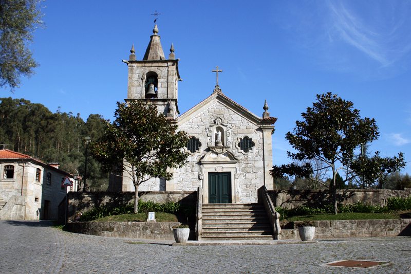 File:Igreja Prado S. Miguel - panoramio.jpg