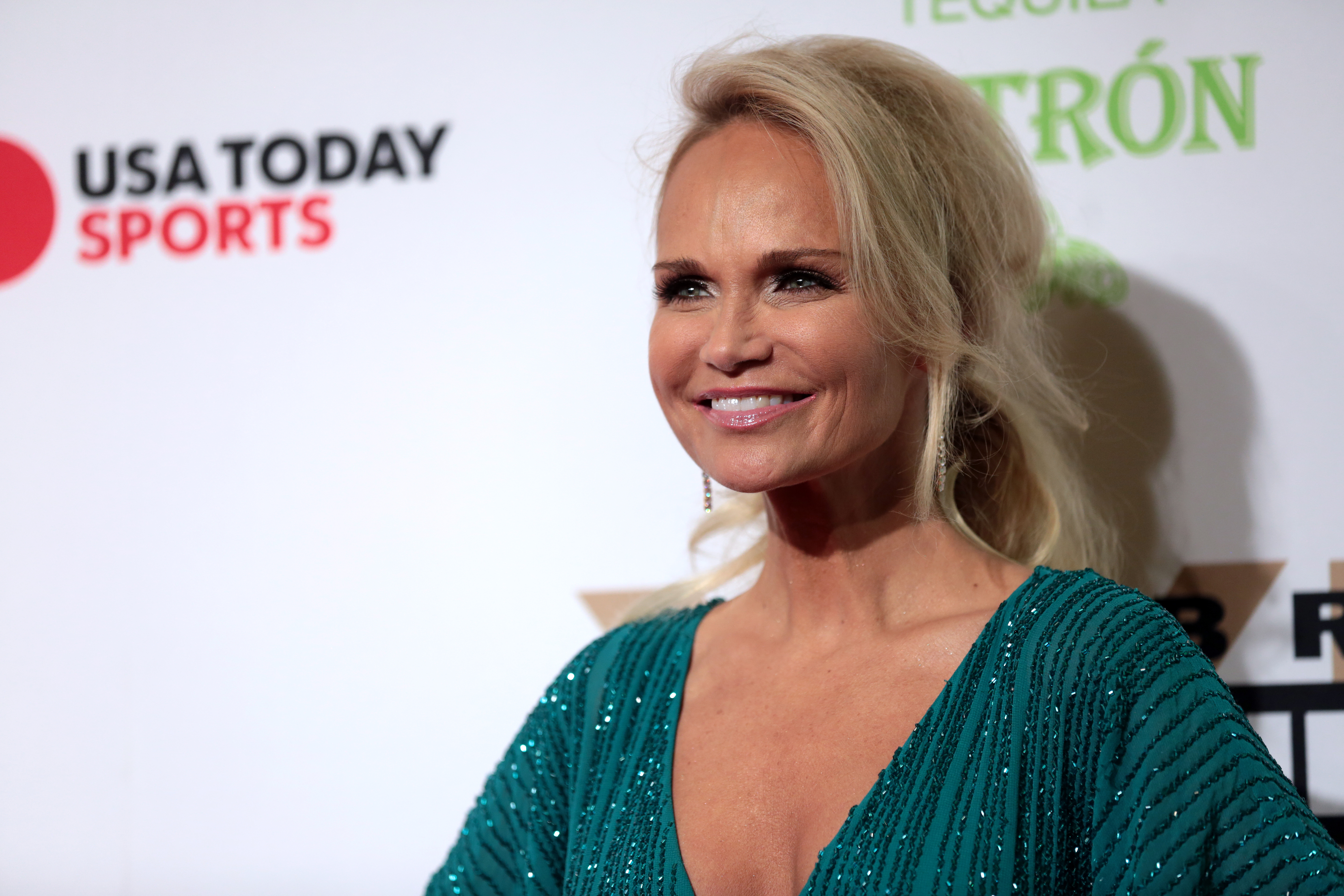 Kristin Chenoweth (40748232221).jpg. 