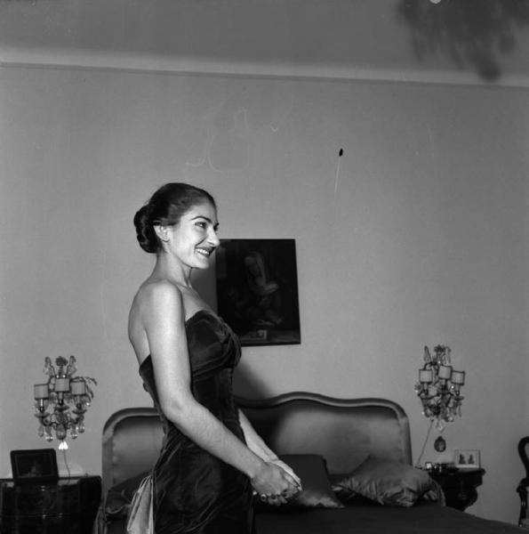 File:Maria Callas 1957 Milano.jpg